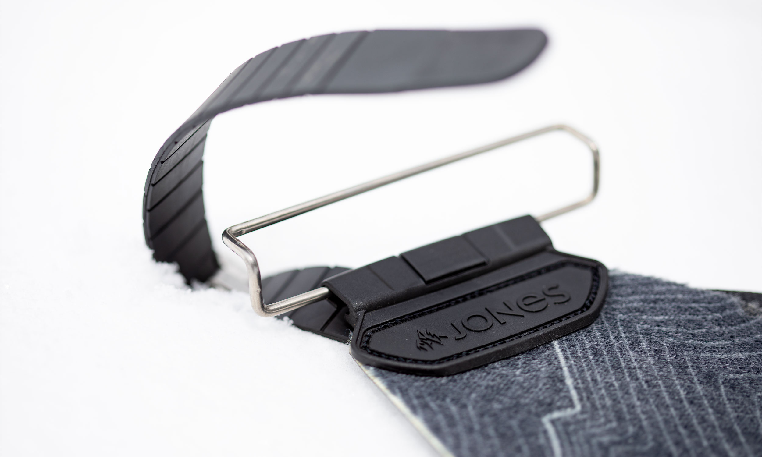 Nomad Splitboard Skins / Quick Tension Tail | Jones Nomad Splitboard Skins / Quick Tension Tail | Jones