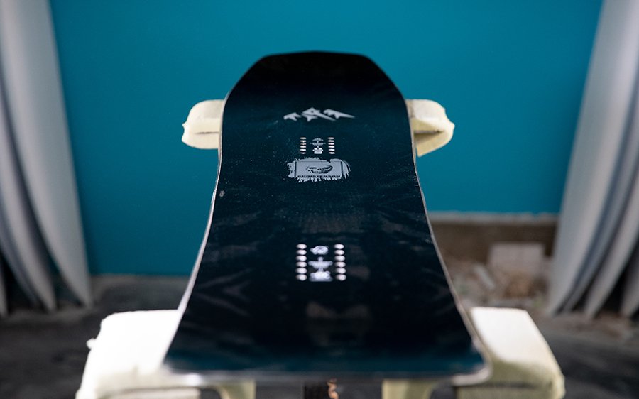 Men's Ultra Mind Expander Snowboard 2020 | Jones Snowboards